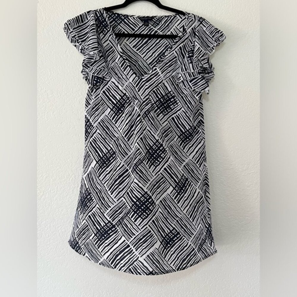 Banana Republic Outlet Black & White Geometric Tunic Swim Cover-Up Size Medium‎